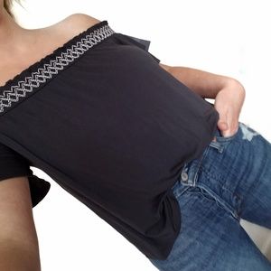 NWT American Eagle Off The Shoulder T-Shirt😍